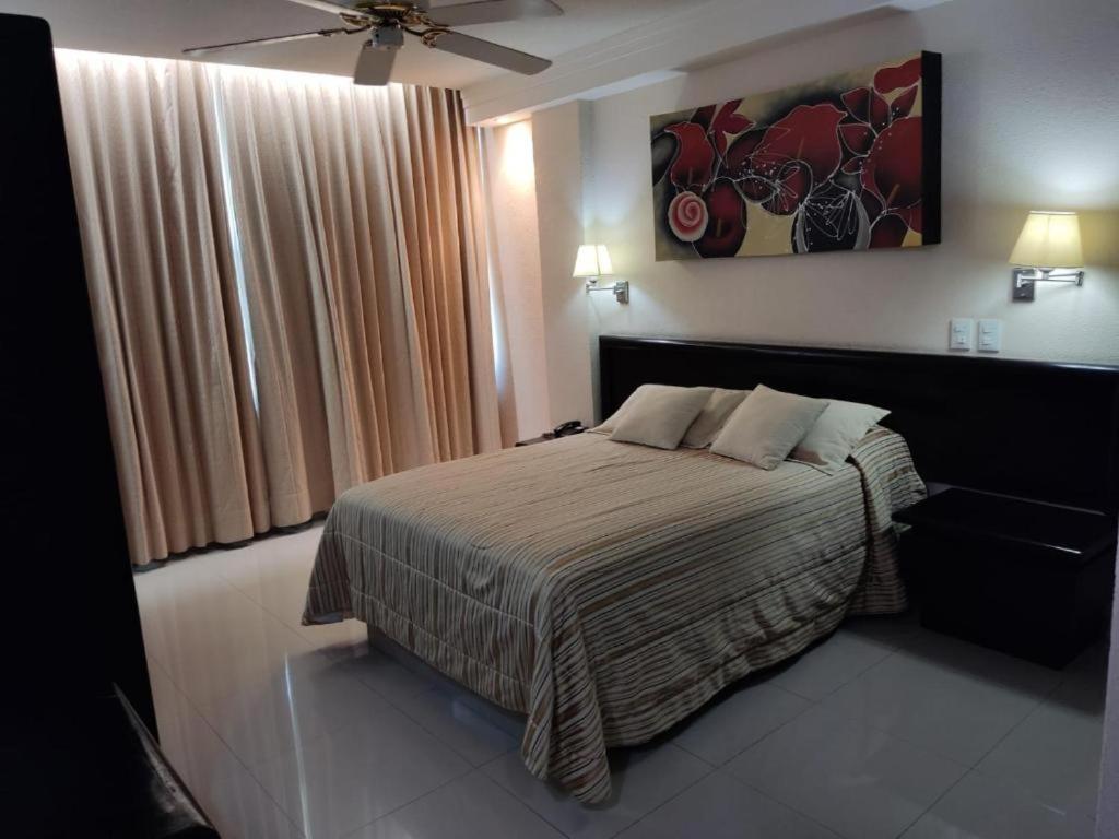Hotel Mary Celaya Celaya  Zewnętrze zdjęcie